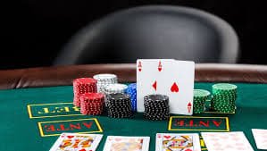 maxwin5000 live-dealer studio with HD cameras and professional dealers at blackjack and roulette tables